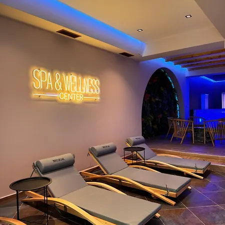 Hotel Of Canaj